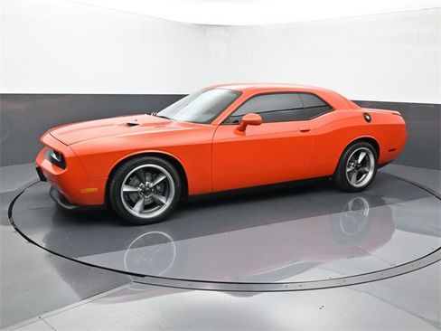 Used 2013 Dodge Challenger R/T image 2