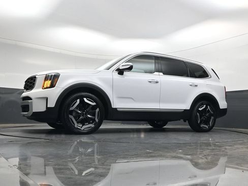 Used 2025 Kia Telluride S FWD image 46