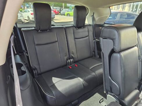 Used 2019 INFINITI QX60 Luxe w/ Essential Package image 14