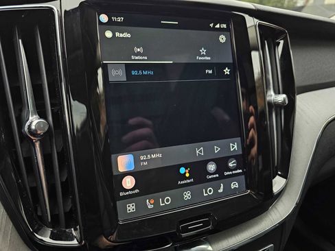 Certified 2025 Volvo XC60 B5 Plus w/ Protection Package Premier image 31