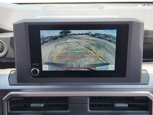 Used 2025 Toyota 4Runner SR5 AWD/4WD image 17