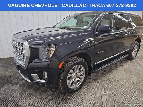 Used 2023 GMC Yukon XL Denali AWD/4WD image 8