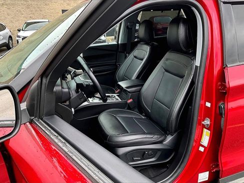 Certified 2022 Ford Explorer Limited w/ Equipment Group 301A image 24