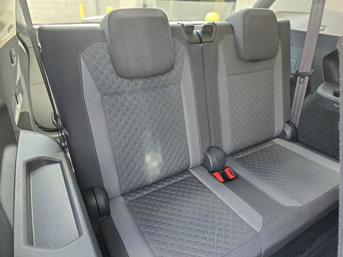 Used 2018 Volkswagen Tiguan S FWD image 12