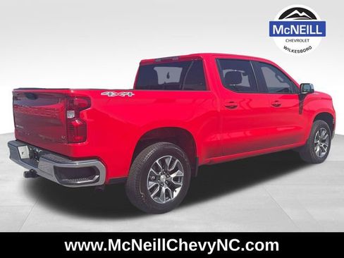 Used 2024 Chevrolet Silverado 1500 LT AWD/4WD image 8