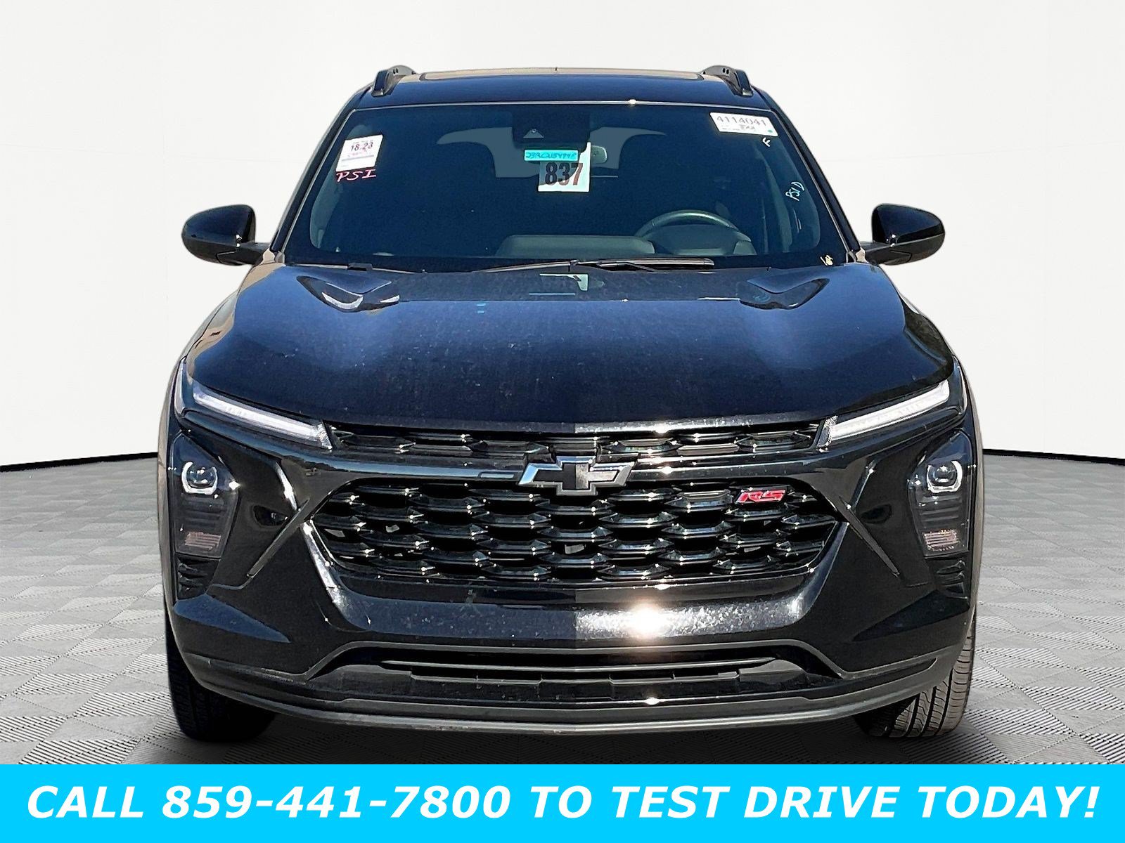 Used 2024 Chevrolet Trax RS w/ Sunroof Package FWD image 2