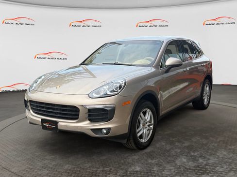 Used 2016 Porsche Cayenne AWD/4WD image 1