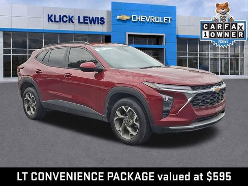 Used 2025 Chevrolet Trax LT w/ LT Convenience Package FWD image 1
