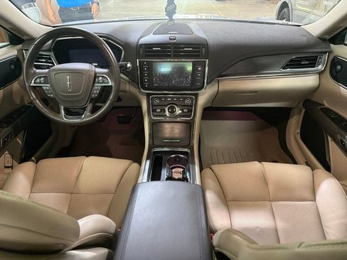 Used 2020 Lincoln Continental w/ Premium Package FWD image 10