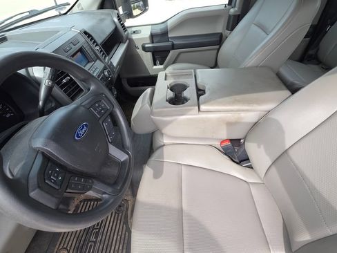 Used 2022 Ford F250 XL w/ Power Equipment Group AWD/4WD image 9