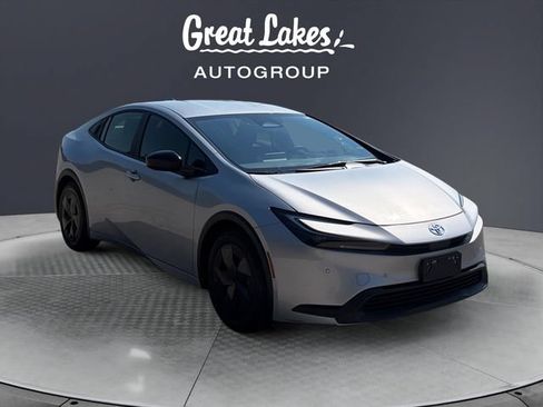Used 2025 Toyota Prius LE FWD image 7