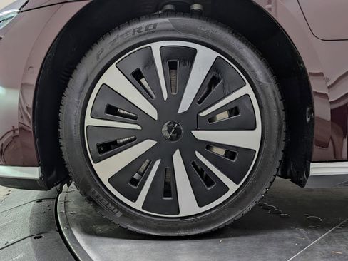 Used 2025 Lucid Air Pure image 11