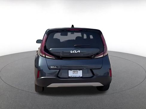 Used 2025 Kia Soul LX w/ LX Technology Package FWD image 12