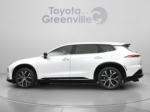 Certified 2025 Toyota Crown Signia image 7