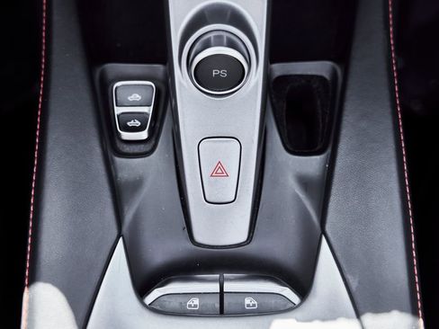 Used 2020 Ferrari Portofino RWD image 65