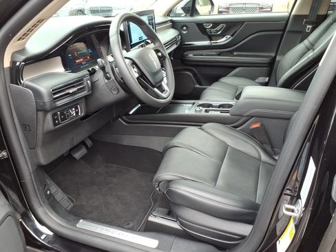 Used 2025 Lincoln Corsair Grand Touring w/ Equipment Group 302A AWD/4WD image 10