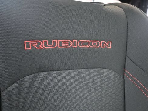 Used 2022 Jeep Gladiator Rubicon w/ LED Lighting Group AWD/4WD image 14