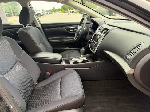 Used 2016 Nissan Altima 2.5 S w/ Power Driver Seat Package FWD image 11