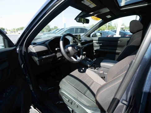 Used 2025 Honda CR-V Sport image 8