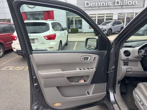 Used 2014 Honda Pilot Touring image 3