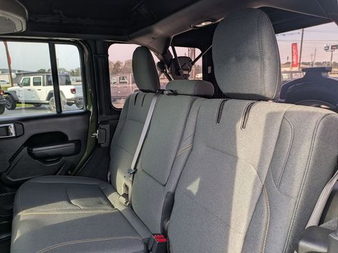 Used 2024 Jeep Wrangler Unlimited w/ Convenience Group image 25