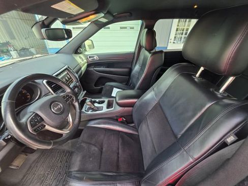 Used 2018 Jeep Grand Cherokee Altitude image 12