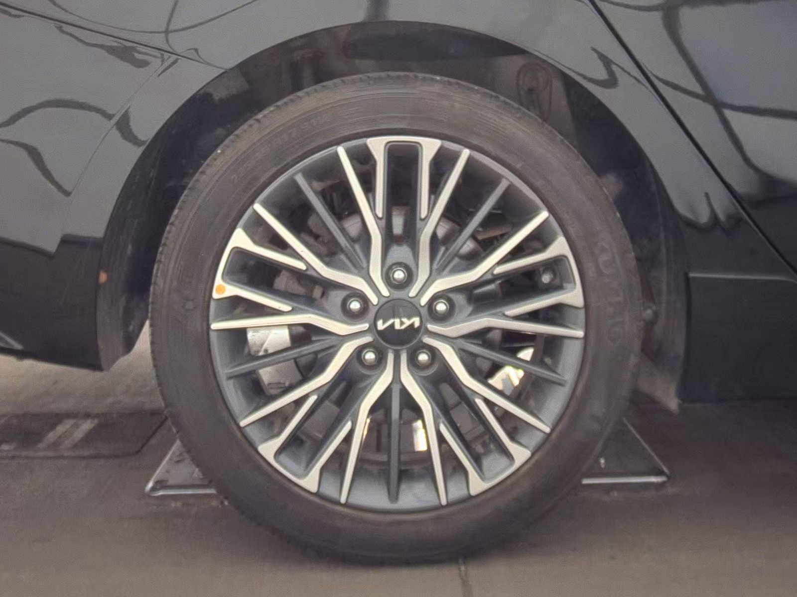 Used 2023 Kia Forte GT-Line w/ GT-Line Premium Package FWD image 16
