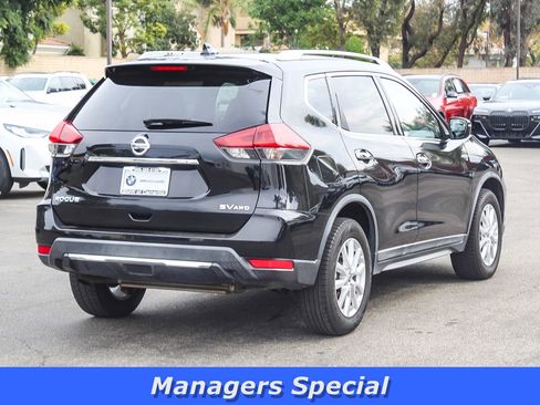 Used 2018 Nissan Rogue SV image 6