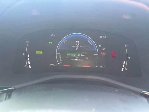 Used 2025 Toyota Camry SE FWD image 9