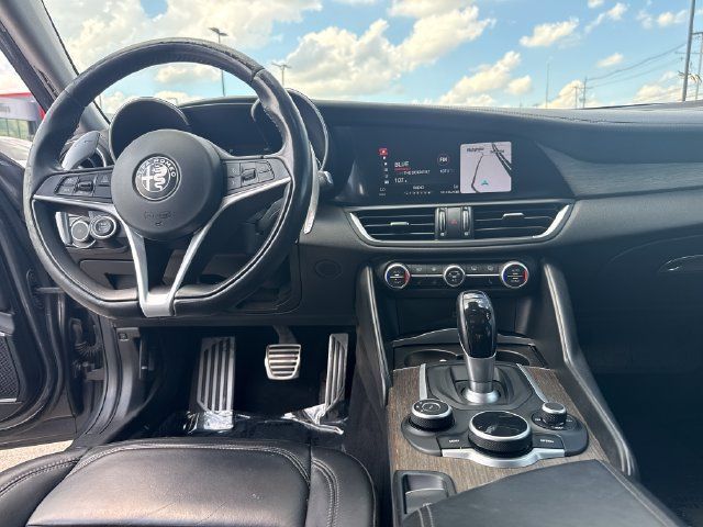 Used 2018 Alfa Romeo Giulia Ti w/ Quick Order Package 22X Lusso AWD/4WD image 15