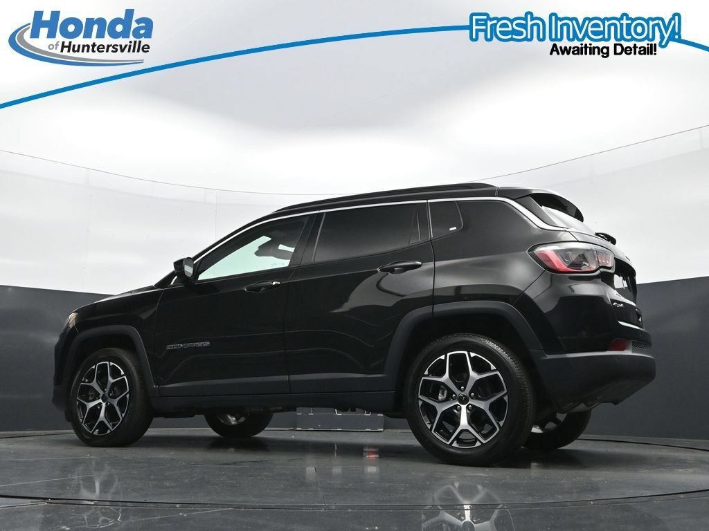 Used 2025 Jeep Compass Limited AWD/4WD image 30