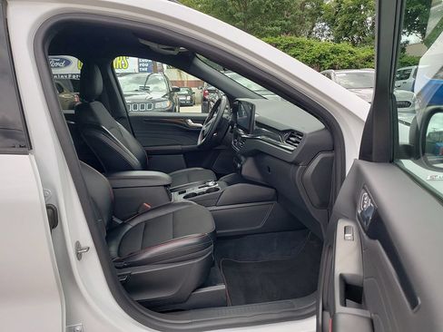 Used 2023 Ford Escape ST-Line w/ Tech Pack #1 AWD/4WD image 19