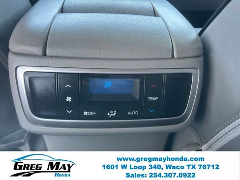 Used 2017 Toyota Highlander Plus FWD image 21