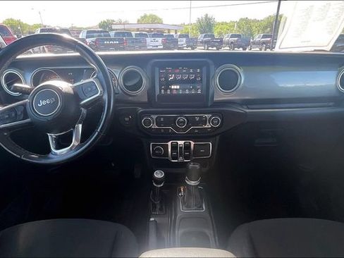 Used 2021 Jeep Wrangler Unlimited Sahara AWD/4WD image 15