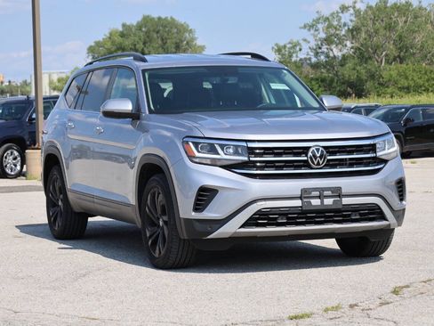 Used 2022 Volkswagen Atlas SE AWD/4WD image 4
