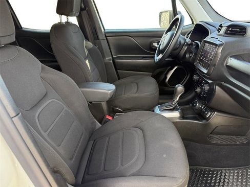 Used 2022 Jeep Renegade Latitude w/ Convenience Group image 15