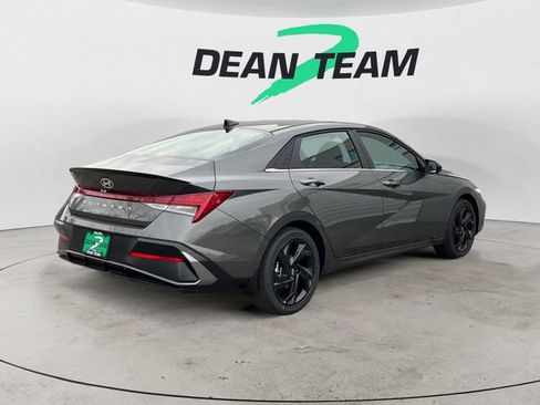 New 2026 Hyundai Elantra SEL Sport Premium FWD image 7