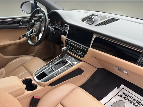 Used 2019 Porsche Macan AWD/4WD image 10