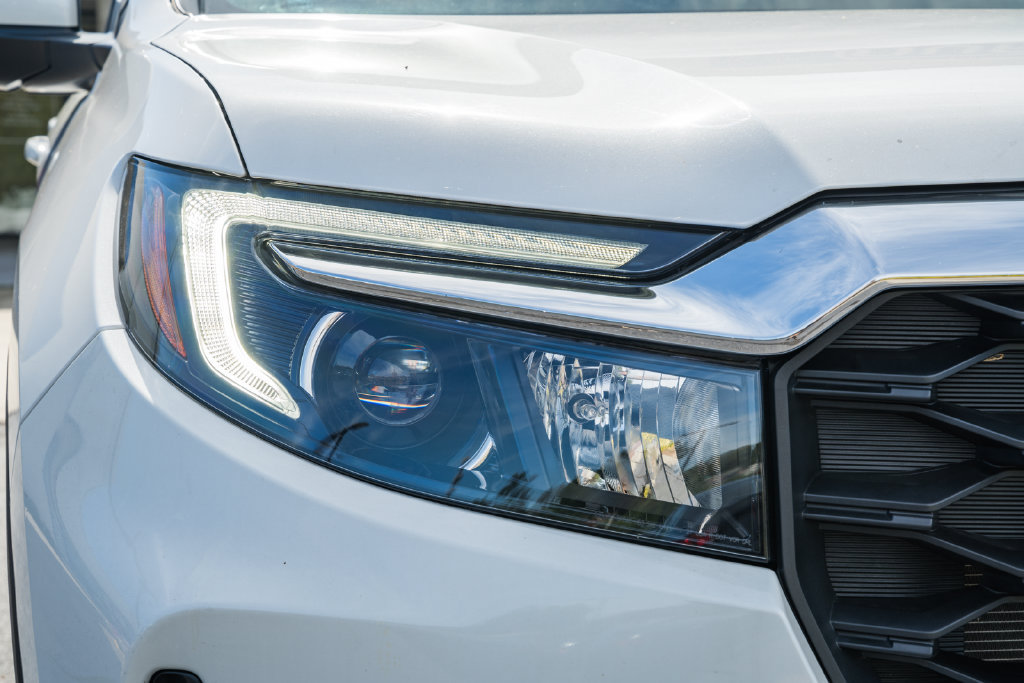 Certified 2025 Honda Passport EX-L image 12
