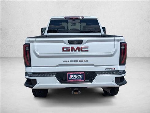 Used 2024 GMC Sierra 2500 AT4 w/ AT4 Premium Plus Package AWD/4WD image 6