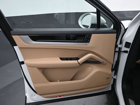 New 2026 Porsche Cayenne S image 23