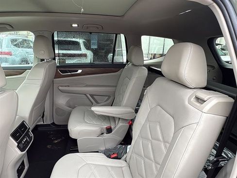 New 2026 Volkswagen Atlas SE image 14