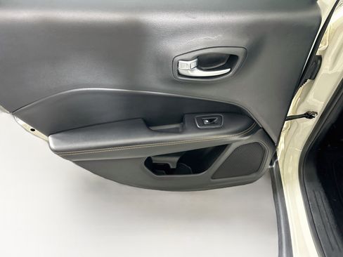 Used 2018 Jeep Compass Limited w/ Navigation Group FWD image 25