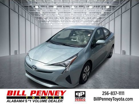 Used 2016 Toyota Prius Two FWD image 1