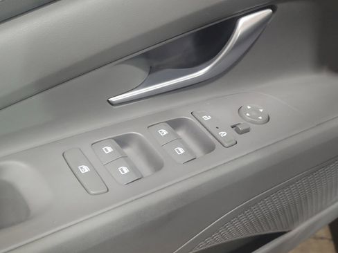 Used 2023 Hyundai Elantra SEL image 27