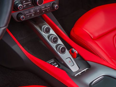 Used 2019 Ferrari Portofino RWD image 72