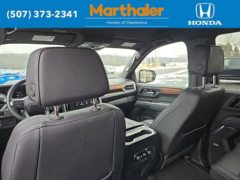 Used 2025 GMC Yukon XL Denali image 14