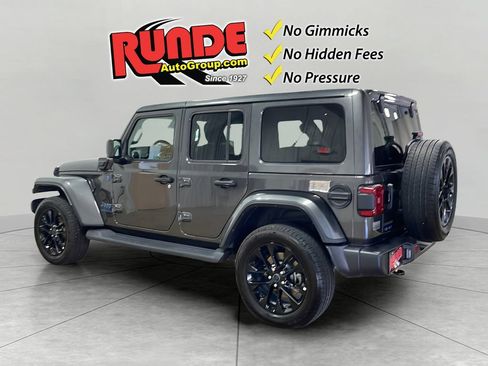 Used 2025 Jeep Wrangler Unlimited Sahara AWD/4WD image 4