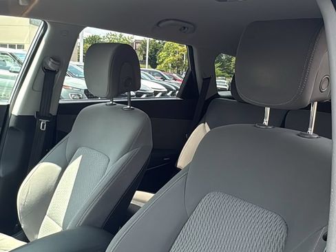 Used 2018 Hyundai Santa Fe SE AWD/4WD image 11