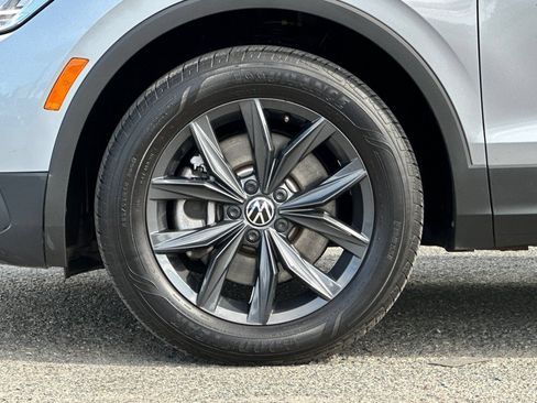 Certified 2024 Volkswagen Tiguan SE FWD image 26